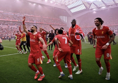 Liverpool đăng quang sớm 4 vòng, HLV Slot đạt kỳ tích