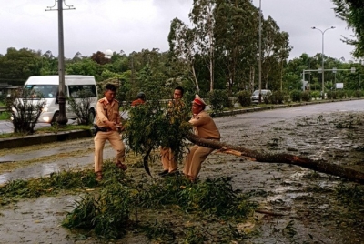 Quảng Nam: Mưa lớn, nước sông đang lên, 1 huyện miền núi bị lũ chia cắt