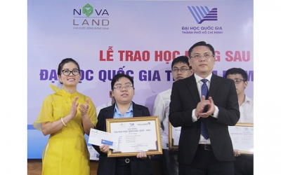 Học viên sau đại học nhận học bổng giá trị