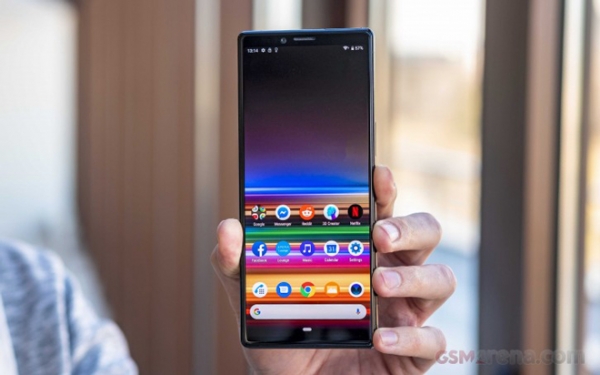 Sony Xperia 1s/ 1v cũng sẽ có 3 camera sau nhưng giá &quot;ngọt&quot; hơn Xperia 1