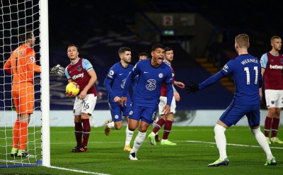 2 phút bắn hạ West Ham, Chelsea bay bổng Top 5 Ngoại hạng Anh