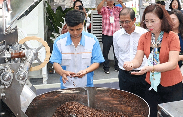 PHÁT TRIỂN NÔNG NGHIỆP CÔNG NGHỆ CAO: Gắn kết nghiên cứu và sản xuất