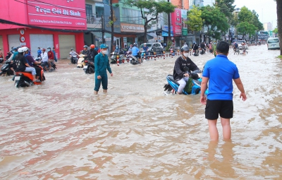 Triều cường ở Cần Thơ lập đỉnh lịch sử mới