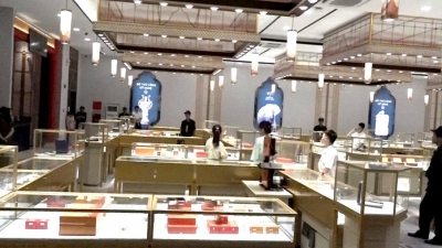 Nhóm người Trung Quốc nghi buôn bán hàng giả, ngà voi, vảy tê tê tại Nha Trang