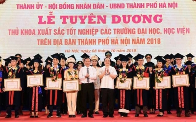 Tuyên dương 86 thủ khoa xuất sắc &quot;đầu ra&quot; đại học TP Hà Nội năm 2019