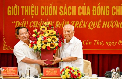 “Dấu chân in đậm trên quê hương, đất nước” - Những trang sách quý