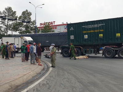 Trên đường đi phỏng vấn xin việc, 2 thanh niên bị tai nạn giao thông