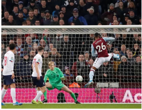 Chia quân đá cúp, Liverpool thua trận kinh hoàng ở Villa Park