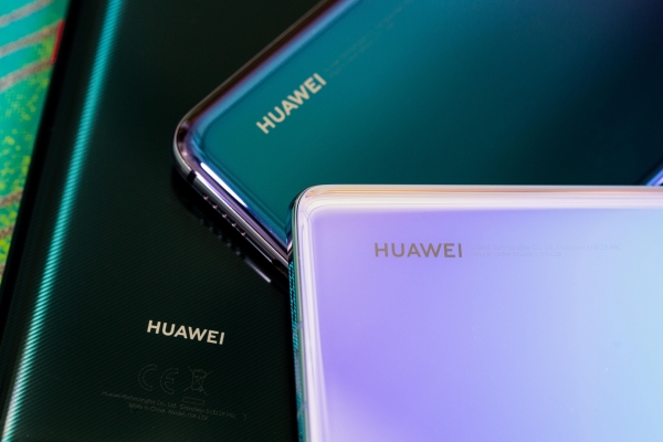 Điện thoại Huawei rớt giá thê thảm khi người dùng đổ xô bán tháo