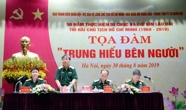 Tọa đàm Trung hiếu bên Người