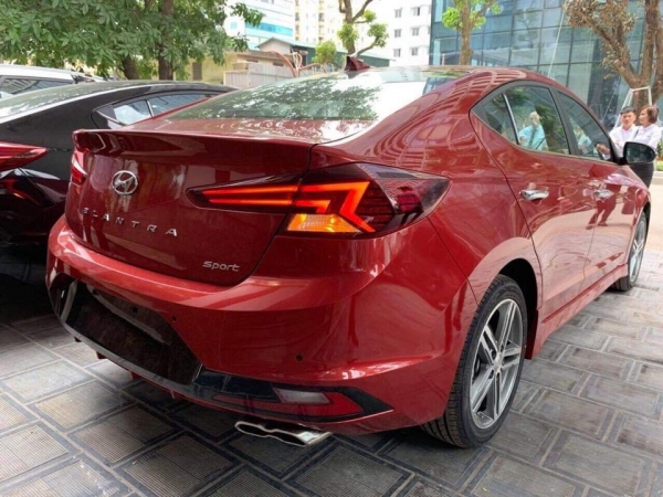 Hyundai Elantra 2019 lộ diện trước ngày ra mắt tại Việt Nam với chi tiết khác bản quốc tế