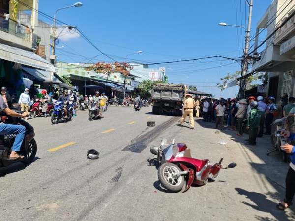 Va chạm với xe tải, một học sinh ở Quảng Nam tử vong tại chỗ