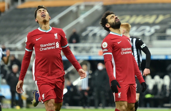 Tottenham bị hủy trận, Liverpool rơi điểm khó ngờ trước Newcastle