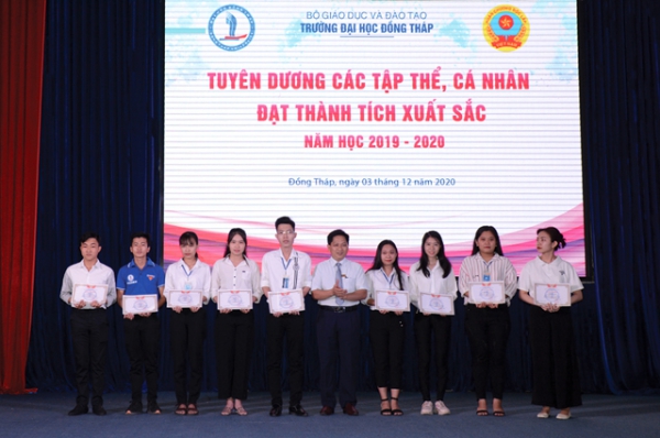 Đại học Đồng Tháp tuyên dương các tập thể và cá nhân xuất sắc