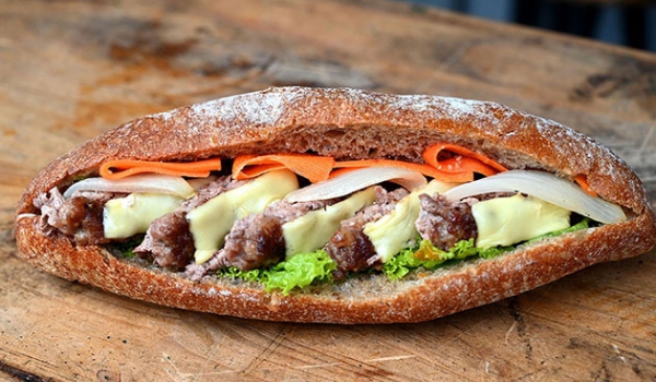 Bánh mì Việt Nam và những khúc biến tấu