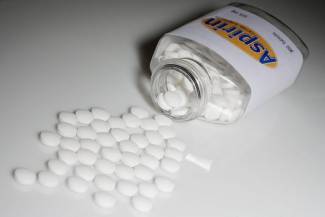 D&ugrave;ng aspirin h&agrave;ng ng&agrave;y c&oacute; thể đẩy l&ugrave;i chứng mất tr&iacute;