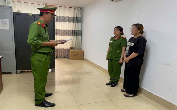 Người mẹ trẻ ở C&agrave; Mau &ldquo;lỡ tay&rdquo; l&agrave;m chết con trong l&uacute;c nấu ăn tại ph&ograve;ng trọ