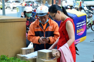 Lazada không cho kiểm hàng khi nhận, nhiều người lo mua nhầm hàng giả