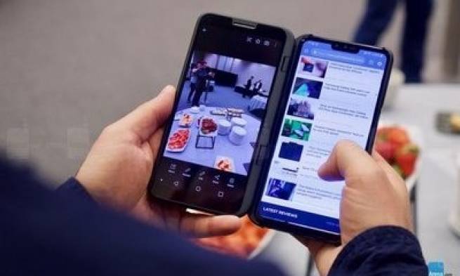 LG hé lộ điện thoại thông minh có màn hình kép độc đáo, cạnh tranh với Samsung, Huawei