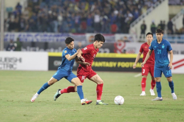 CHUNG KẾT LƯỢT ĐI VIỆT NAM - THÁI LAN: Hòa 2-2, tuyển Việt Nam gặp khó ở lượt về