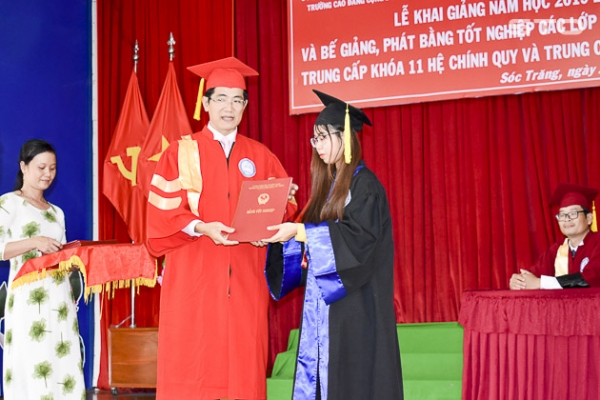 Trường Cao đẳng Cộng đồng Sóc Trăng Khai giảng năm học 2019 - 2020 và bế giảng, trao bằng tốt nghiệp các lớp cao đẳng