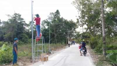 Thắp sáng tuyến đường, đảm bảo an ninh trật tự