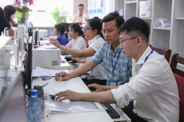 Kiểm so&aacute;t vi&ecirc;n chức khi g&oacute;p vốn, điều h&agrave;nh doanh nghiệp