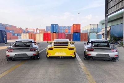 Sát Tết, lô siêu xe hàng chục tỷ đồng chờ thông quan tại cảng TP.HCM