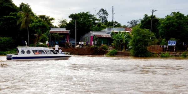 An Phú tăng cường ứng phó sạt lở