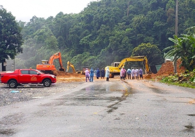 Xử lý xong hiện trường sạt lở trên đèo Bảo Lộc vào đêm nay