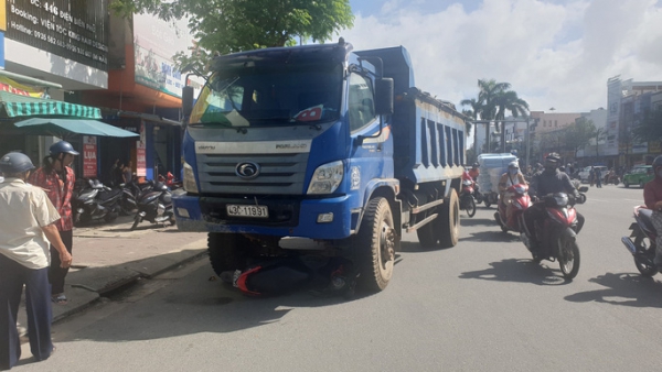 Vụ cô gái dừng đèn đỏ bị xe tải tông tử vong: Tài xế khai chạy nhanh để được nhiều chuyến hàng