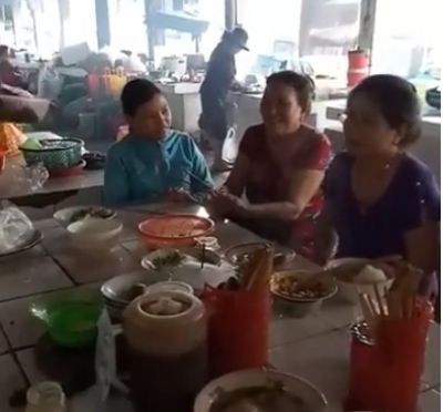 Tiểu thương tổ chức nấu ăn, quay video kêu gọi đừng quay lưng với thịt lợn sạch