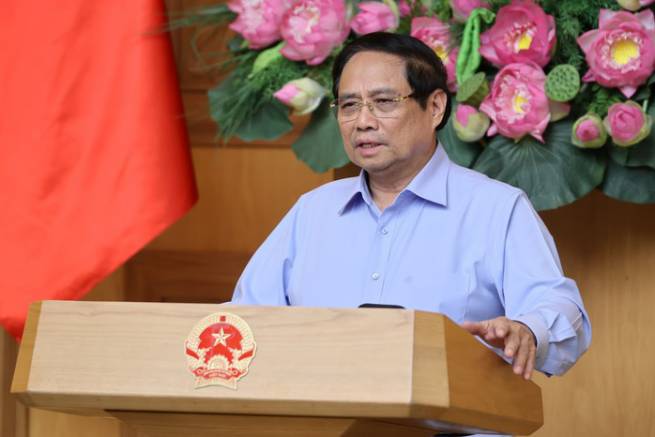 Thủ tướng: Xử l&yacute; nghi&ecirc;m c&aacute;n bộ v&ocirc; cảm để thuốc, thực phẩm k&eacute;m chất lượng ra thị trường