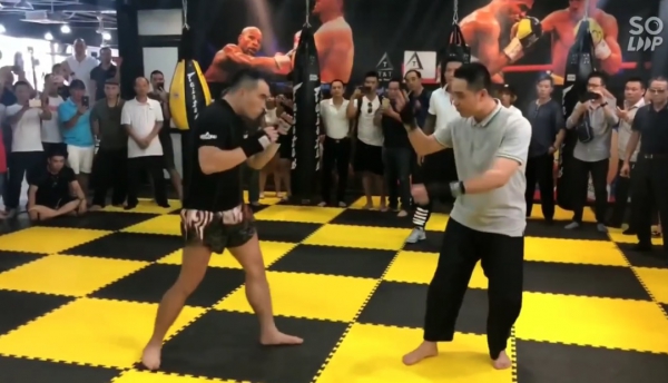 Cựu Tổng đà chủ Vịnh Xuân thua knock-out võ sĩ nghiệp dư Việt Nam