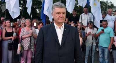 Kommersant: Poroshenko toan tính làm rung chuyển tình hình Ukraine