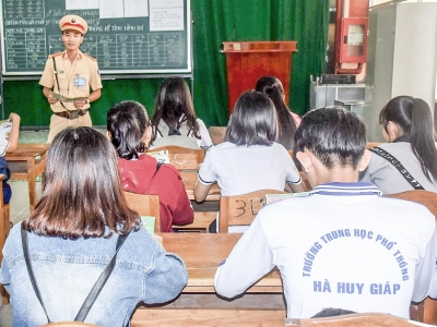 “Tháng cao điểm an toàn giao thông cho học sinh đến trường- Tháng 9”