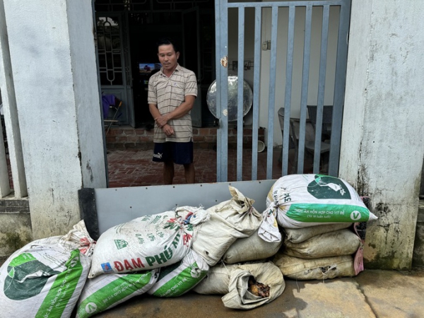 Vụ bùn ùn ùn tràn vào nhà dân ở Đà Nẵng: Mỏi mòn chờ hỗ trợ