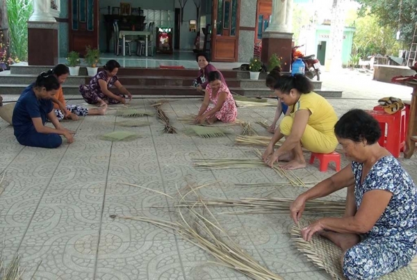 Nghề đan cần xé - lấy công làm lời