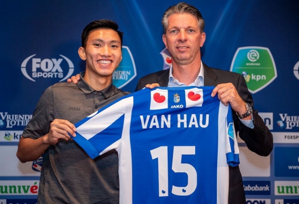 Heerenveen trả Hà Nội FC bao nhiêu để giữ chân Văn Hậu?