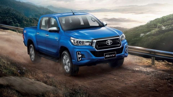 Toyota Hilux facelift mở bán tại Thái Lan, sắp xuất hiện tại Việt Nam?