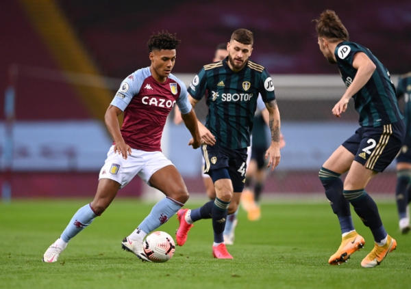 Đại phá Aston Villa, Leeds United bay bổng ở Ngoại hạng Anh