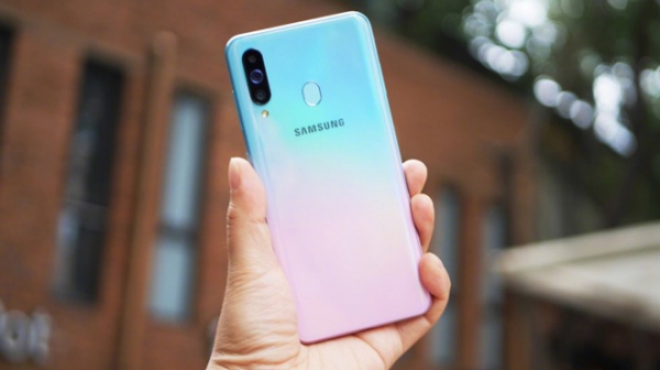 Galaxy A60 có thêm màu Muối hồng mê hoặc mới