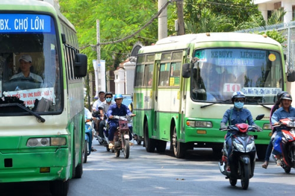 TP HCM: Nhiều chủ xe buýt kêu khó, đòi ngưng hoạt động