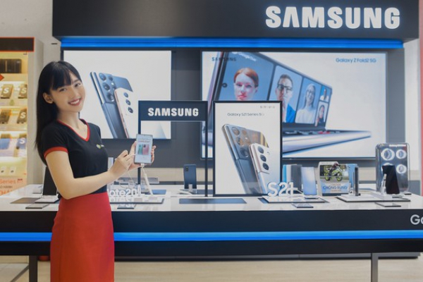 FPT Shop giảm đến 11 triệu đồng và giao hàng tận nhà cho khách mua sản phẩm Samsung