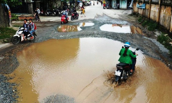 Buộc nhà thầu Trung Quốc trả đường dân sinh cho người dân Quảng Ngãi