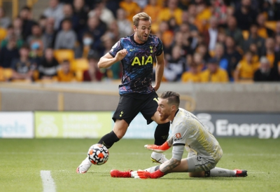 Hợp đồng 150 triệu bảng hóa &quot;bom xịt&quot;, Harry Kane không rời Tottenham