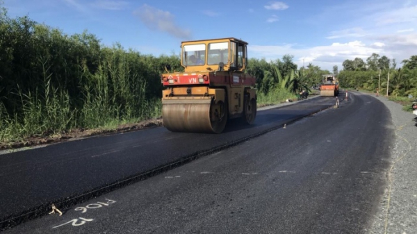 Tăng tốc thảm nhựa tuyến Quản Lộ-Phụng Hiệp, rút ngắn 40km đường về Cà Mau