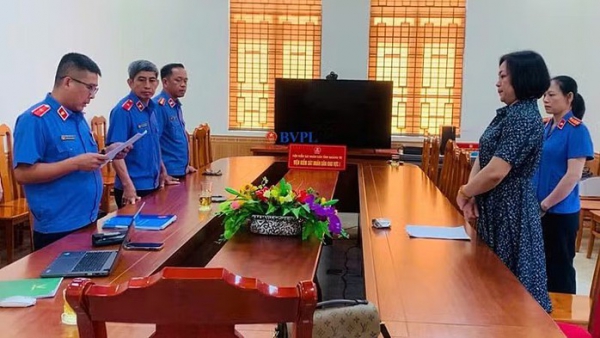 V&igrave; sao nguy&ecirc;n Chi cục trưởng Thi h&agrave;nh &aacute;n d&acirc;n sự Nguyễn Thị Phương Lan bị bắt?