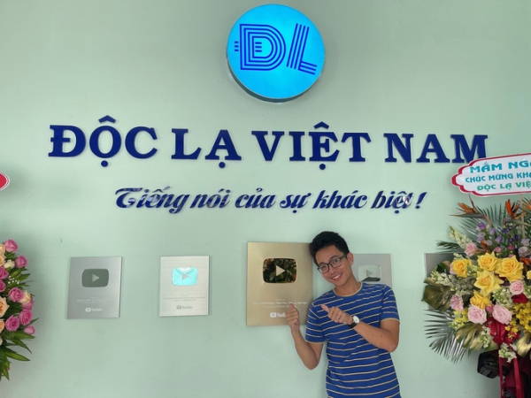 Ngả rẽ độc, lạ