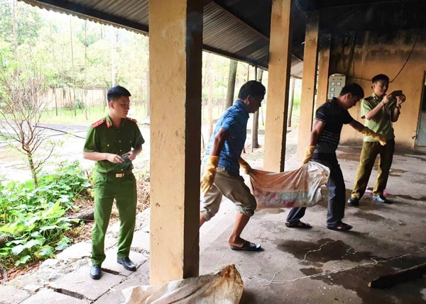 Lạng Sơn: Bắt giữ 7 bao tải chứa nầm lợn chuyển đen, bốc mùi thối